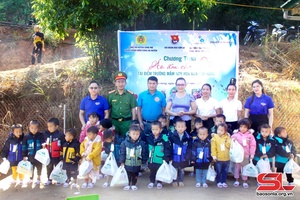 Chương trình “Áo ấm cho em”
