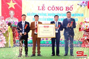 Lễ công bố xã Lóng Phiêng đạt chuẩn nông thôn mới