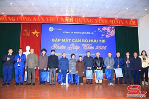 Công ty Điện lực Sơn La gặp mặt cán bộ hưu trí 