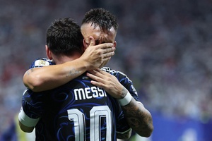 'Messi lập cú đúp kiến tạo, Argentina ngược dòng ngoạn mục để vào chung kết World Cup 2026