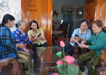 Phụ nữ trên hành trình chuyển đổi số