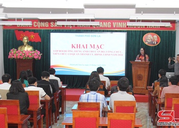 Bồi dưỡng tiếng Anh cho cán bộ, công chức, viên chức cơ quan Thành ủy, HĐND, UBND Thành phố