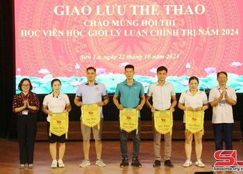 Giao lưu thể thao chào mừng Hội thi “Học viên học giỏi lý luận chính trị” năm 2024