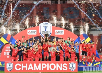 Đội tuyển Việt Nam nâng cao cúp vô địch ASEAN Cup 2024