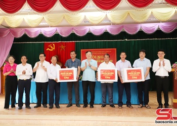 Đồng chí Chủ tịch HĐND tỉnh tiếp xúc cử tri tại huyện Mai Sơn