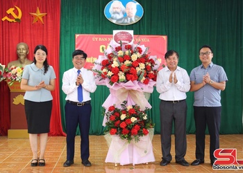 “Tà Xùa - Đứng dậy, vươn mình”