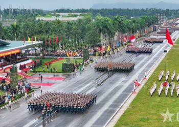 LLVT tổng hợp luyện diễu binh, diễu hành lần thứ 4