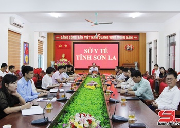 Mít tinh hưởng ứng Ngày Vệ sinh yêu nước nâng cao sức khỏe nhân dân 
