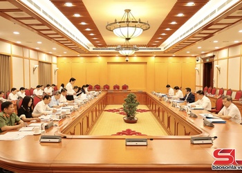 Bộ Chính trị cho ý kiến vào dự thảo văn kiện và phương án nhân sự cấp ủy trình Đại hội đại biểu Đảng bộ tỉnh Sơn La lần thứ XVI, nhiệm kỳ 2025 - 2030