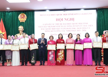 Hội nghị gặp gỡ các thế hệ đại biểu Quốc hội tỉnh Sơn La nhân Kỷ niệm 80 năm Ngày Tổng tuyển cử đầu tiên bầu Quốc hội Việt Nam