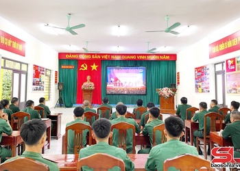Cán bộ, đảng viên, nhân dân các dân tộc quan tâm dõi theo Đại hội đại biểu Đảng bộ tỉnh Sơn La lần thứ XVI