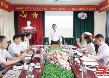Hội nghị đối thoại giữa Giám đốc Sở Y tế với viên chức, người lao động Bệnh viện Nội tiết