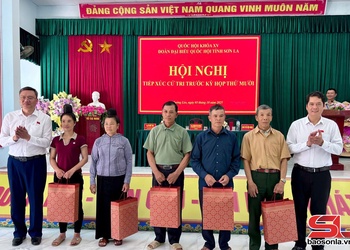Đoàn đại biểu Quốc hội tỉnh tiếp xúc cử tri xã Mường Lèo