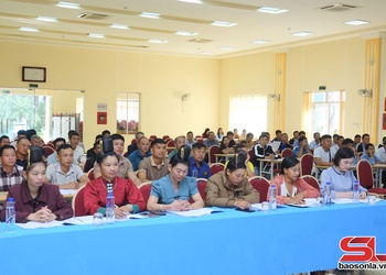 Bồi dưỡng kiến thức pháp luật, kỹ năng, nghiệp vụ hòa giải cho hòa giải viên xã Long Hẹ