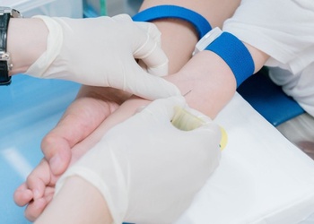 Gia tăng ca mắc cúm A, bác sĩ cảnh báo các dấu hiệu nghi ngờ bội nhiễm