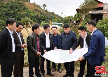 Đồng chí Phó Bí thư Thường trực Tỉnh ủy thăm và làm việc với Đảng ủy xã Phiêng Cằm