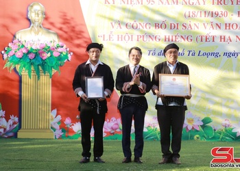 Đồng chí Chủ tịch UBND tỉnh dự Ngày hội Đại đoàn kết toàn dân tộc tại tổ dân phố Tà Loọng