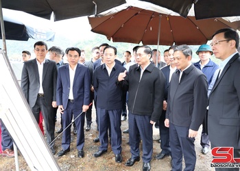 Phó Thủ tướng Chính phủ kiểm tra tình hình sản xuất, tiến độ thực hiện dự án giao thông và vận hành mô hình chính quyền địa phương 2 cấp tại tỉnh Sơn La