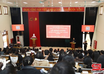 Bồi dưỡng nhận thức về Đảng cho 172 học sinh, sinh viên và quần chúng ưu tú