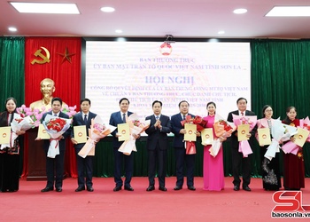 Công bố quyết định công nhận các chức danh Ban Thường trực Ủy ban MTTQ Việt Nam tỉnh Sơn La, nhiệm kỳ 2025 - 2030