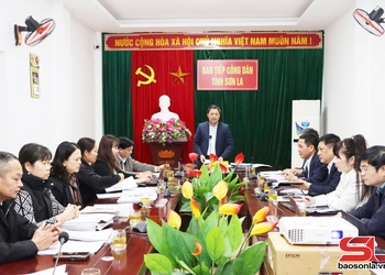 Đồng chí Chủ tịch UBND tỉnh tiếp công dân định kỳ tháng 12