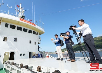 Xuân sớm nơi đảo xa