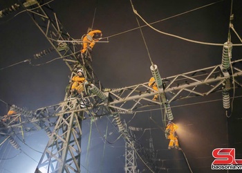 Giữ dòng điện cho nhân dân vui Xuân, đón Tết