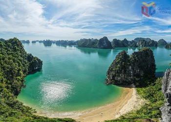 Những "vầng trăng khuyết" giữa kỳ quan Vịnh Hạ Long