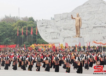 Kỳ 2 - Khẳng định vai trò, vị thế trong gia đình và xã hội