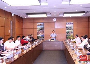 Đoàn đại biểu Quốc hội tỉnh Sơn La tham dự phiên thảo luận tổ