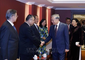 Tổng Bí thư, Chủ tịch nước Tô Lâm và phu nhân gặp mặt thân nhân các tướng lĩnh, chuyên gia, nhân sĩ hữu nghị Việt Nam - Trung Quốc