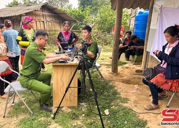 Đưa định danh số phủ sóng đến những bản làng