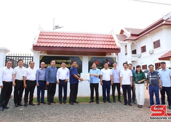Đoàn đại biểu cấp cao tỉnh Sơn La thăm, khảo sát di sản văn hóa và công trình hợp tác xây dựng tại tỉnh Luông Pha Bang