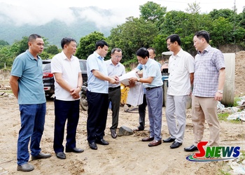 Kiểm tra Chương trình MTQG 1719, công tác xóa nhà tạm tại xã Mường Hung