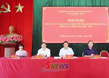Đồng chí Chủ tịch HĐND tỉnh Sơn La tiếp xúc cử tri phường Chiềng Sinh