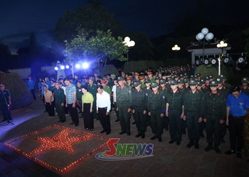 Lễ dâng hương, thắp nến tri ân các Anh hùng liệt sĩ tại Nghĩa trang Liệt sĩ Mai Sơn