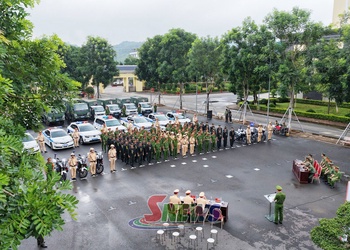 Công an Sơn La ra quân cao điểm tuyên truyền, kiểm soát trật tự an toàn giao thông
