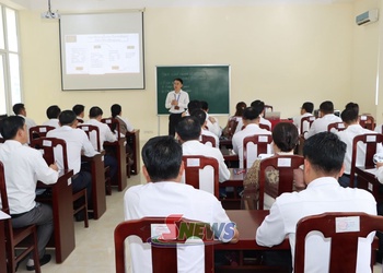 Đào tạo lý luận chính trị, nhịp cầu hữu nghị Việt - Lào