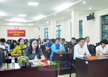 Khai mạc lớp bồi dưỡng lý luận chính trị năm 2026 cho 49 giảng viên, giáo viên