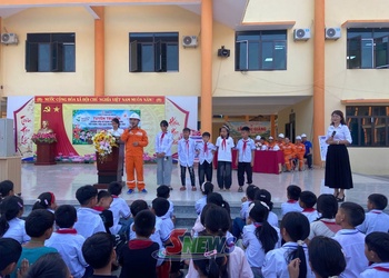 Tuyên truyền sử dụng điện an toàn, tiết kiệm cho học sinh
