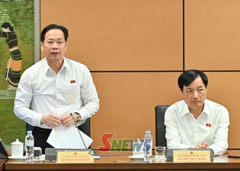 Đoàn ĐBQH tỉnh Sơn La thảo luận tổ về một số dự thảo luật trong lĩnh vực y tế