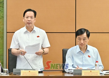 Đoàn ĐBQH tỉnh Sơn La thảo luận tổ
