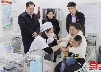 Xây dựng "lá chắn" bảo vệ sức khỏe cộng đồng
