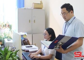 Phiên dịch viên - cầu nối hợp tác ngoại giao