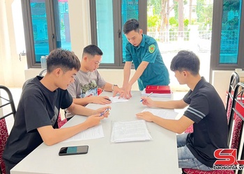 Tuổi trẻ Sông Mã tình nguyện nhập ngũ