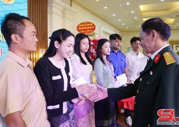 Vun đắp mối quan hệ hữu nghị đặc biệt Việt Nam – Lào