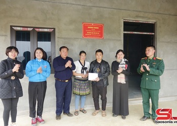 Ấm tình dân tộc, nghĩa đồng bào