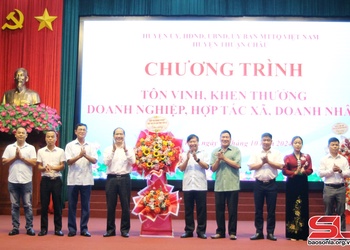 Gặp mặt doanh nghiệp, hợp tác xã nhân Ngày Doanh nhân Việt Nam