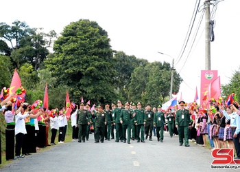 Giao lưu hữu nghị quốc phòng biên giới Việt Nam - Lào lần thứ hai:
                                                    Lễ đón đoàn đại biểu nước CHDCND Lào sang tham gia giao lưu