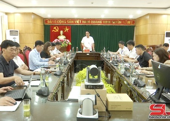 Đồng chí Phó Chủ tịch UBND tỉnh làm việc tại huyện Vân Hồ